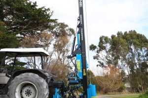 Mighty Thumper Post Driver, 4.9m Folding Mast, Rock Spike, Rock Drill, 450mm Mast shift, Compact 125 Rotating Base